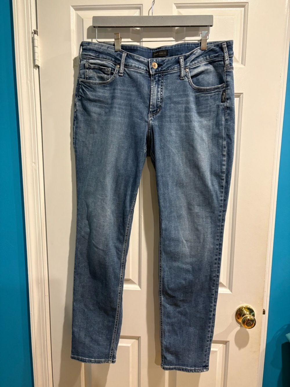 Silver Jeans 
Women's Boyfriend Mid-Rise Jean blue sz 14